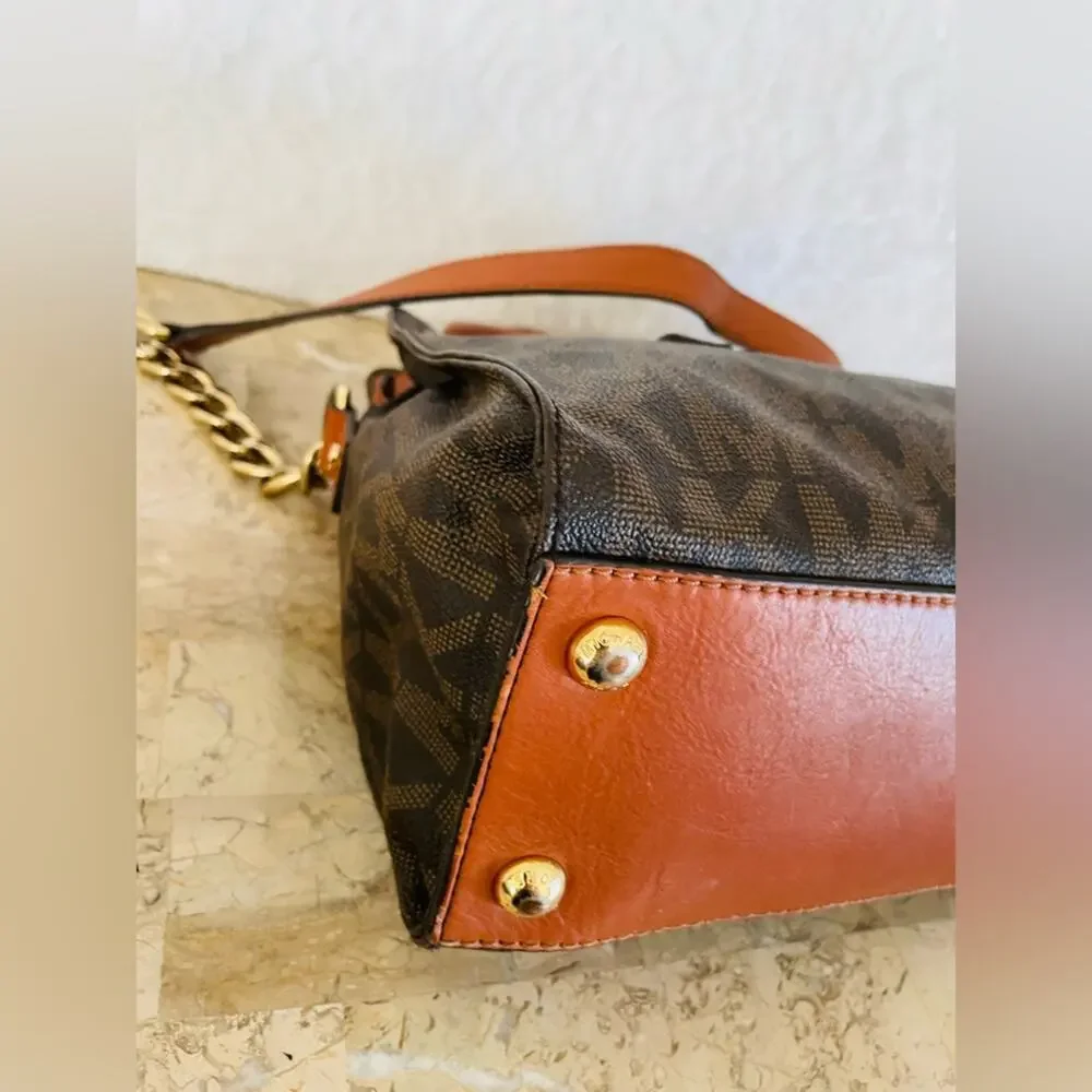 Michael Kors Hamilton saddle/brown/logo padlock leather chained shoulder…